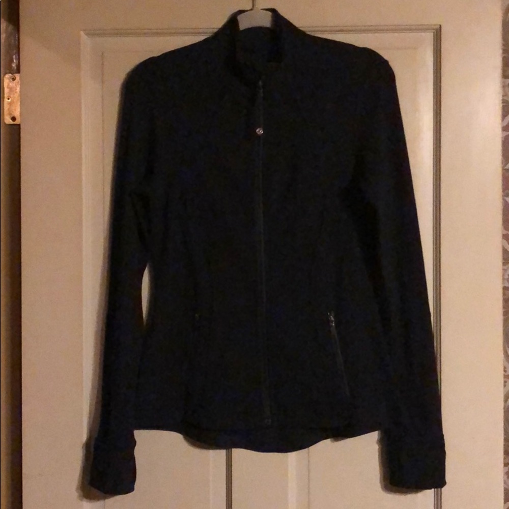 EUC lululemon Define Jacket in black, size 8